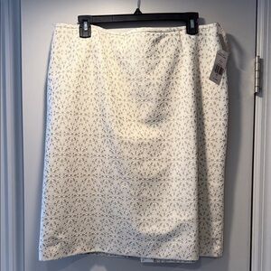 Cream Eyelet Pencil Skirt - Classic Women's Workwear